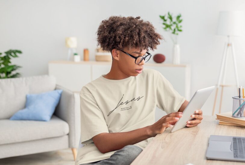 Faith on Cotton - Jesus Worthy is Your Name (black) oversized fit T-shirt - Unisex - Organic - 100% Cotton - Beige 1